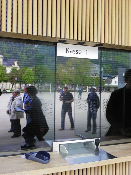 101_1164_jpg-1273641940