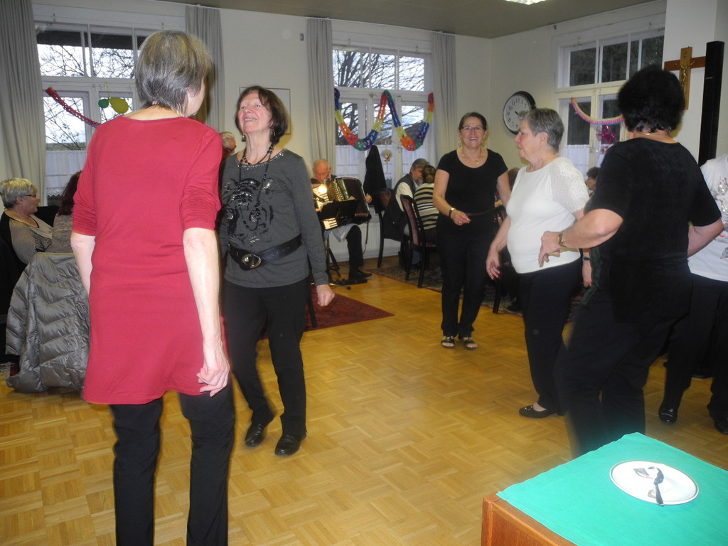 Tanznachmittag im Club 50_ 20_01 Bild 7.jpg