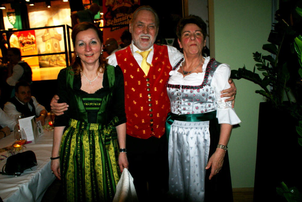 v_li_ Ingrid Drexel_ Anton und Rosmarie Mesotitsch.JPG