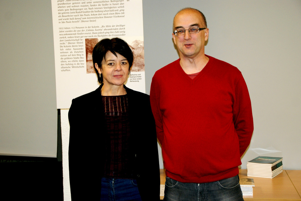 Peter Ladst__tter pr__sentiert Ingrid Kloser.JPG