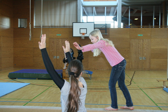 Versuch auf dem Schwebebalken.JPG