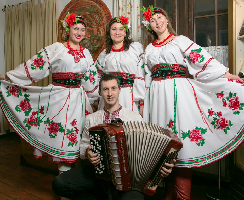 Musikgruppe ___Kupalinka___ aus Odessa _noch bis 1_Februar beim ___Sch__tzenhaus_____.jpg