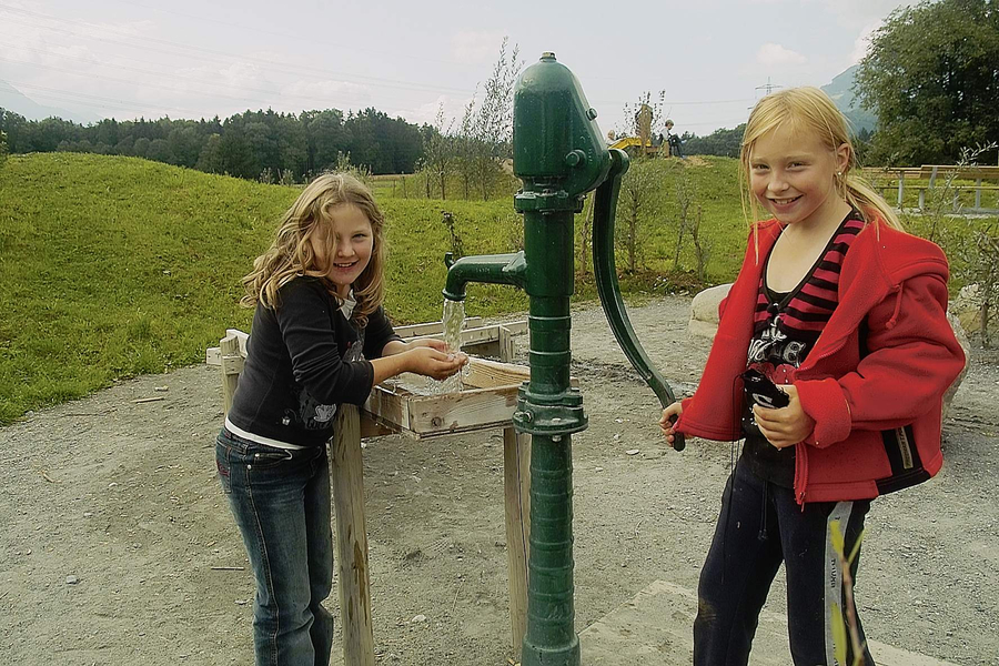 Outdoor_jpg-1273687809