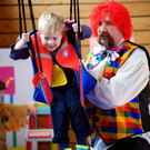 Kinderfasching Kunterbunt 2015 Bunter Flug.jpg