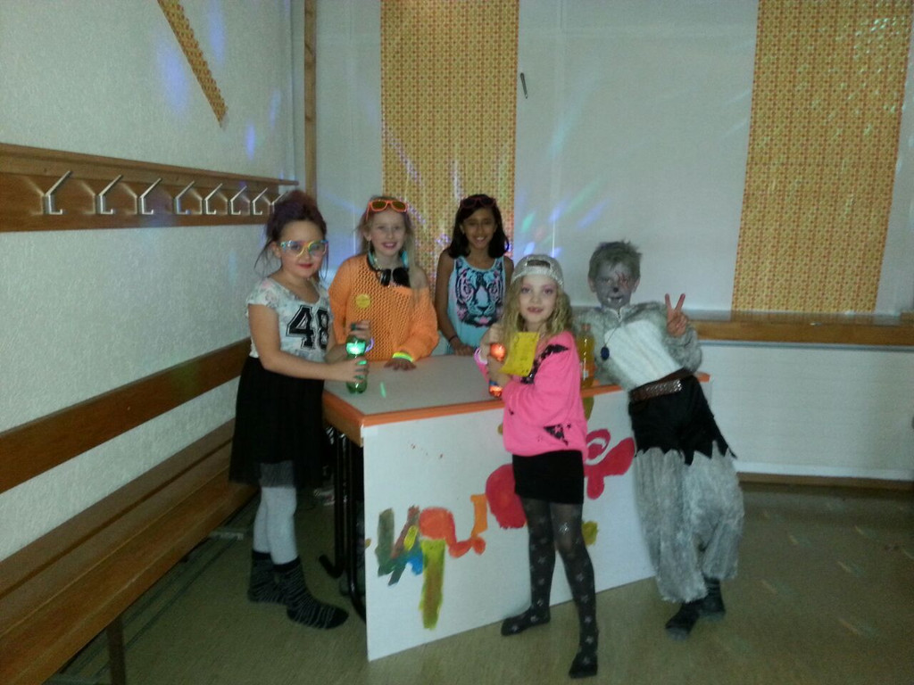 Kinderfasching Kunterbunt 2015.jpg