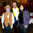 Der B__rgermeister mit Christl und Silvia.JPG