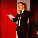 Alfons Mathis begr____te die Ballg__ste.JPG