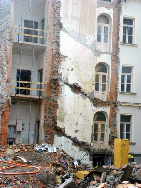 101_2463_jpg-1273756923