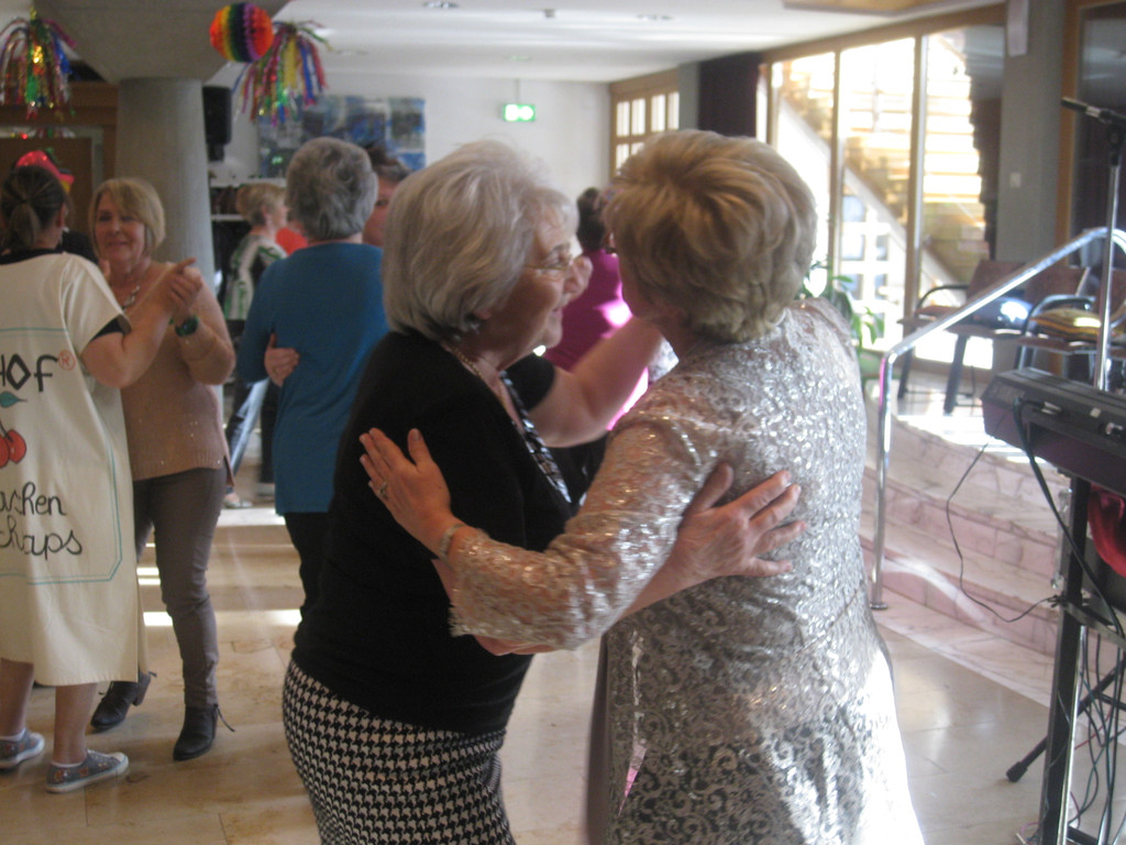 Kr__nzle  03_02_2015 Sparma__nahmen im Altersheim  _31_.JPG