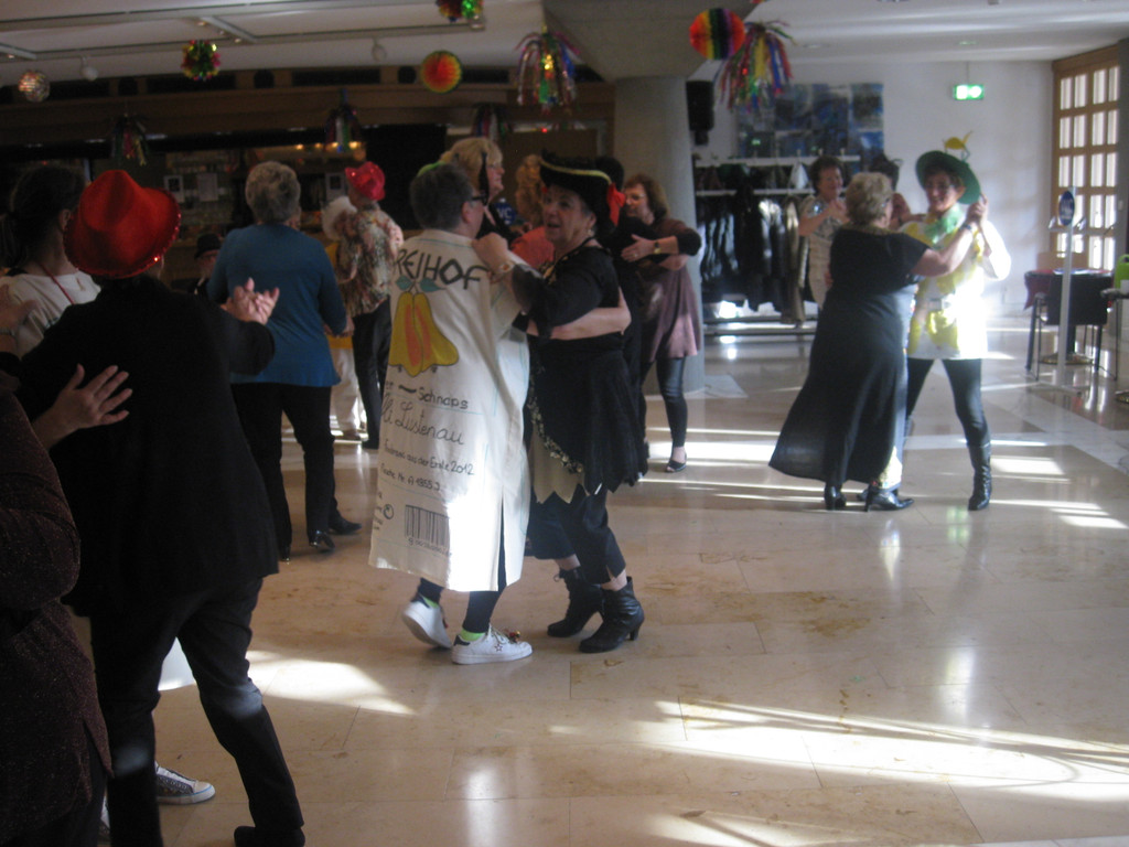 Kr__nzle  03_02_2015 Sparma__nahmen im Altersheim  _34_.JPG