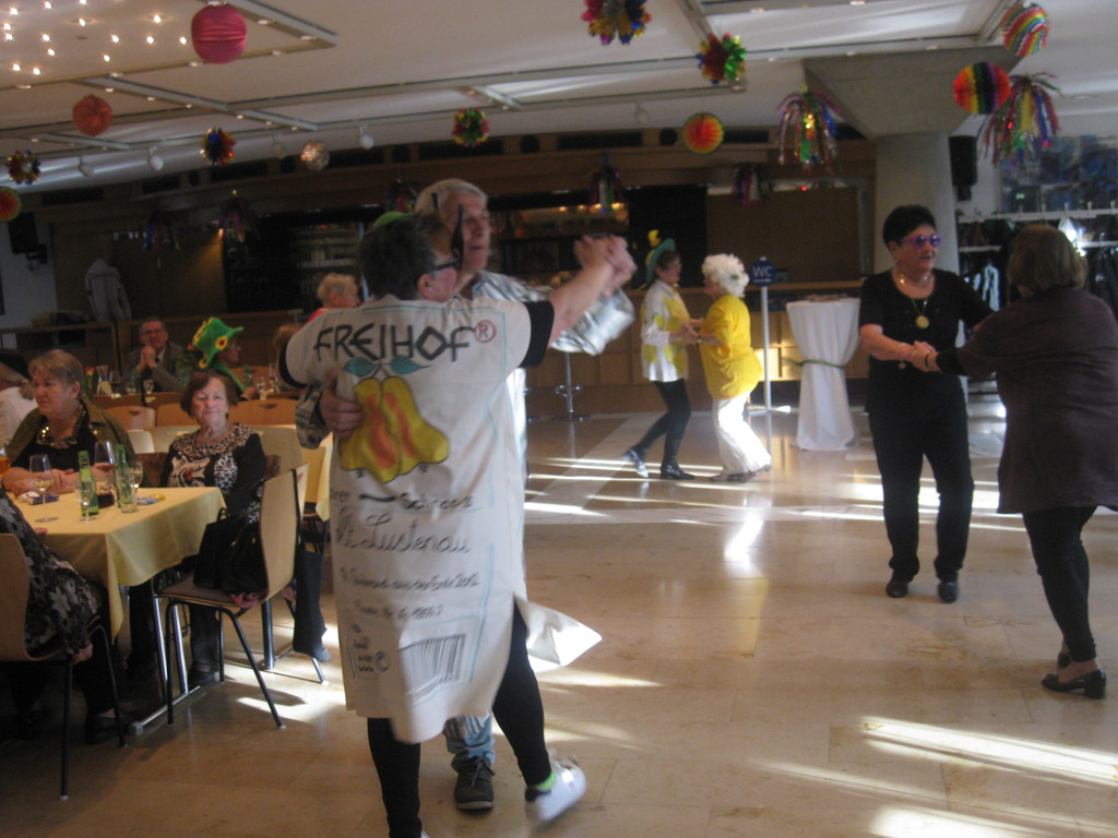 Kr__nzle  03_02_2015 Sparma__nahmen im Altersheim  _42_.JPG