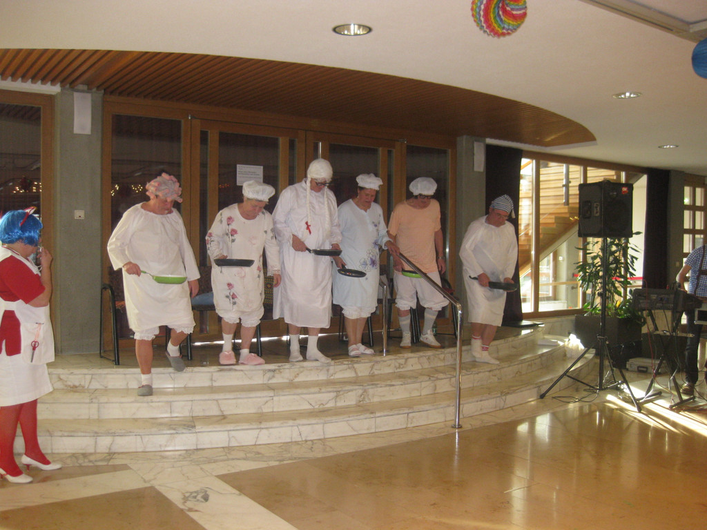 Kr__nzle  03_02_2015 Sparma__nahmen im Altersheim  _92_.JPG