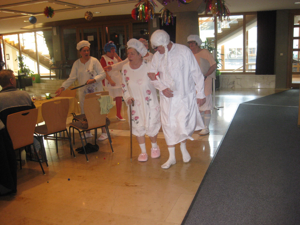 Kr__nzle  03_02_2015 Sparma__nahmen im Altersheim  _96_.JPG