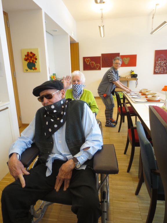 Bratenstehlen und Deko Hausball 12_02_2015 009.JPG