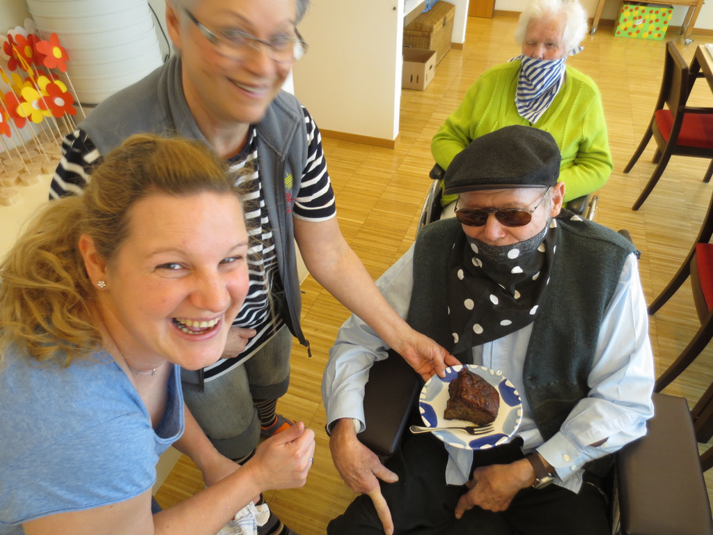Bratenstehlen und Deko Hausball 12_02_2015 011.JPG