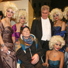 Dr_ Peter Buser Helmut Berger und Freundinnen credit ROBIN CONSULT Lepsifoto-4.jpg