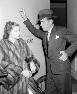 Humphrey Bogart und Lauren Bacall tuns in "The Big Sleep" mit Worten.