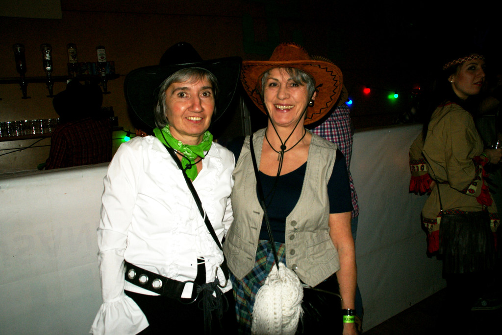Erna und Anita.JPG