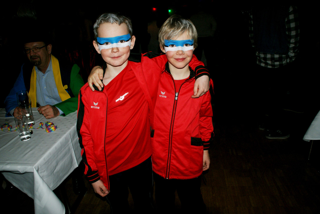 Jonas und Janis durften mitfeiern.JPG
