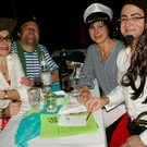 Adi Gro__ in illustrer Gesellschaft.JPG