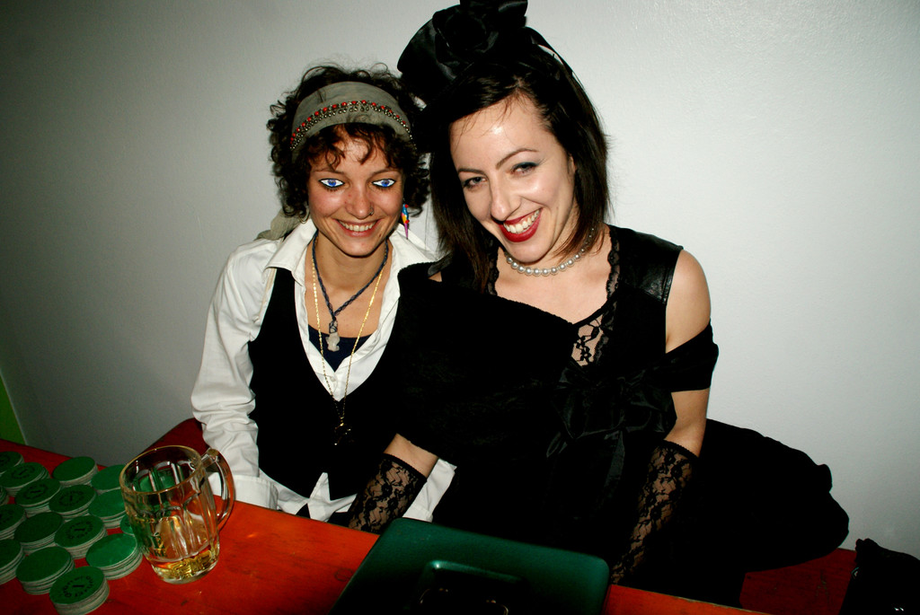 Rebecca und Martina.JPG