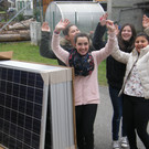 PV Module und Sch__lerinnen _2_.JPG