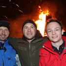 Hugo Thomas und Sandro beim Funkenabbrennen in Fraxern.JPG