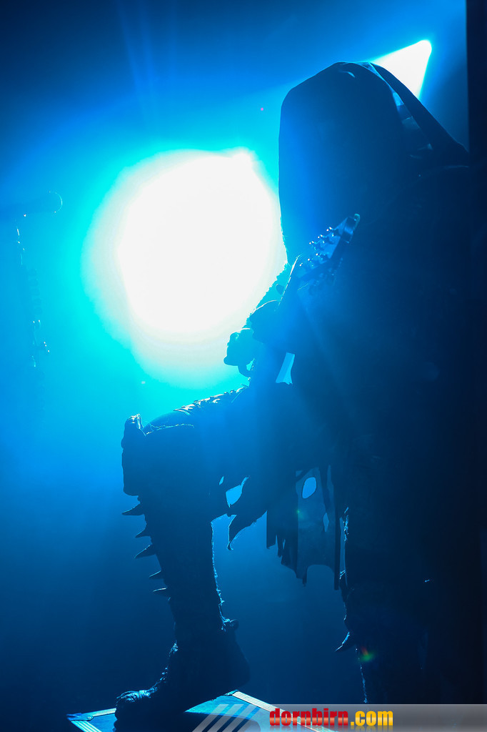 13978051.jpg