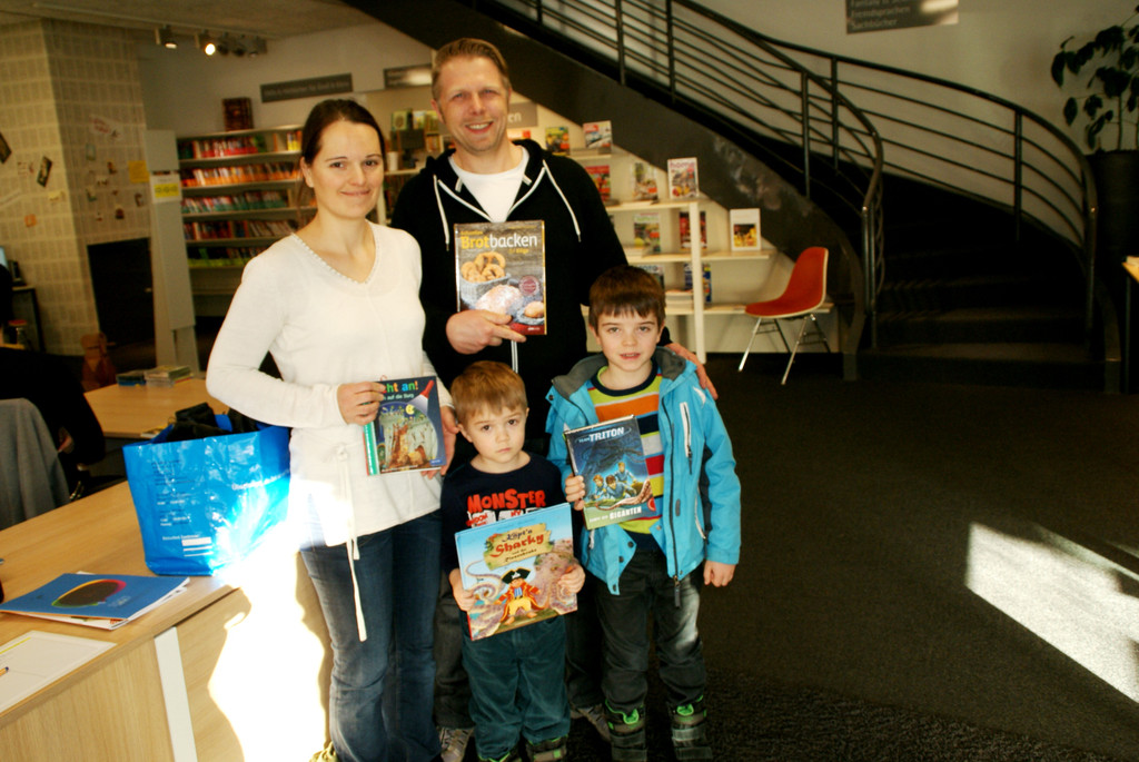 Eva und Stefan Kathrein mit David und Konstantin.JPG