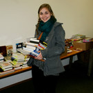 Larissa hat einen Stapel B__cher gefunden.JPG