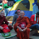 2010-04-0684-Thailand-BKK-Demo-_C_-N__gele-Herbert.JPG