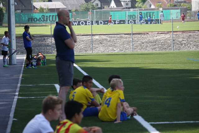 VfB Nachwuchstrainer.jpg