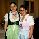 Andrea und Gina k__mmerten sich um das Wohl der G__ste.JPG