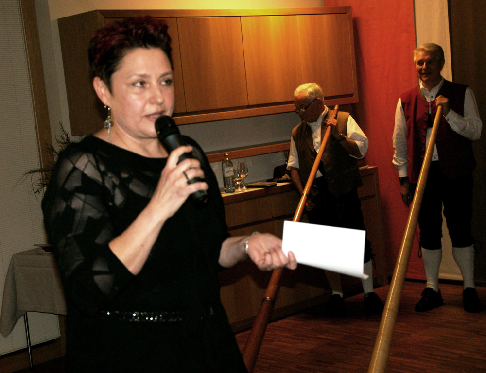 Ulrike Fink er__ffnet den Abend.JPG