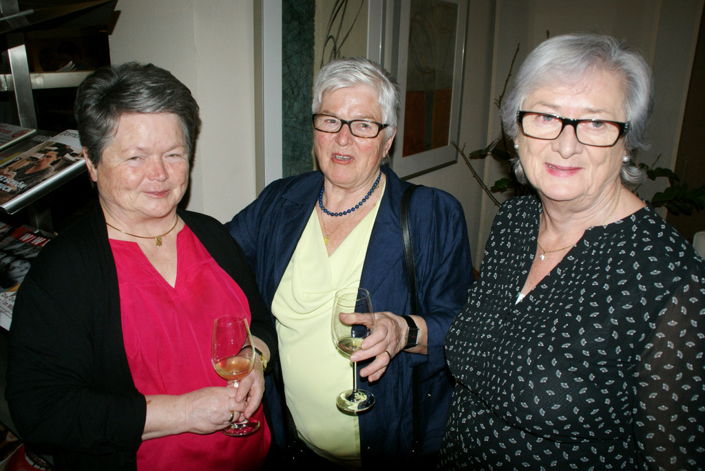 v_li_Ingrid H__rle_ Helga Schw__rzler_ Helga Hagen.JPG