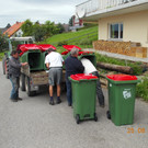 Auslieferung Papiertonne mit Senioren _1_.JPG