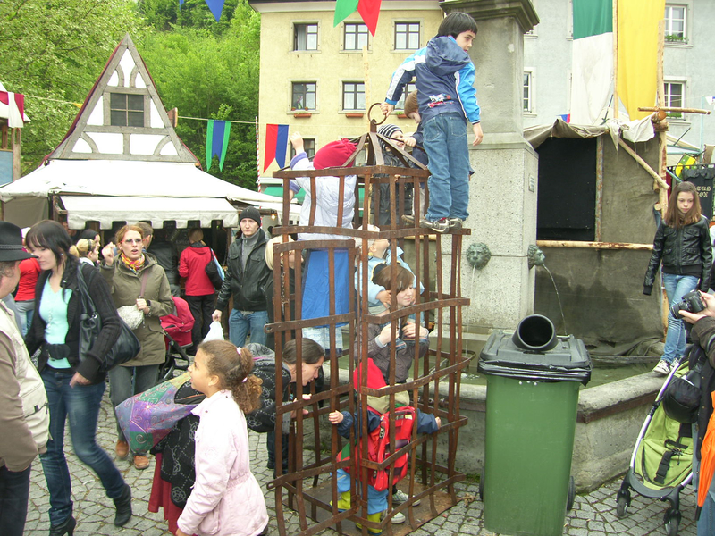 23_JPG-1274032380