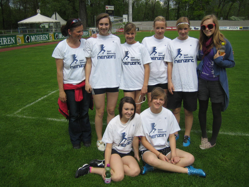 FAustball M__dchen_JPG-1274032547