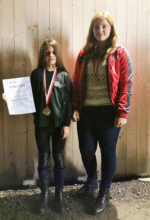 Melanie und Hawa.jpg