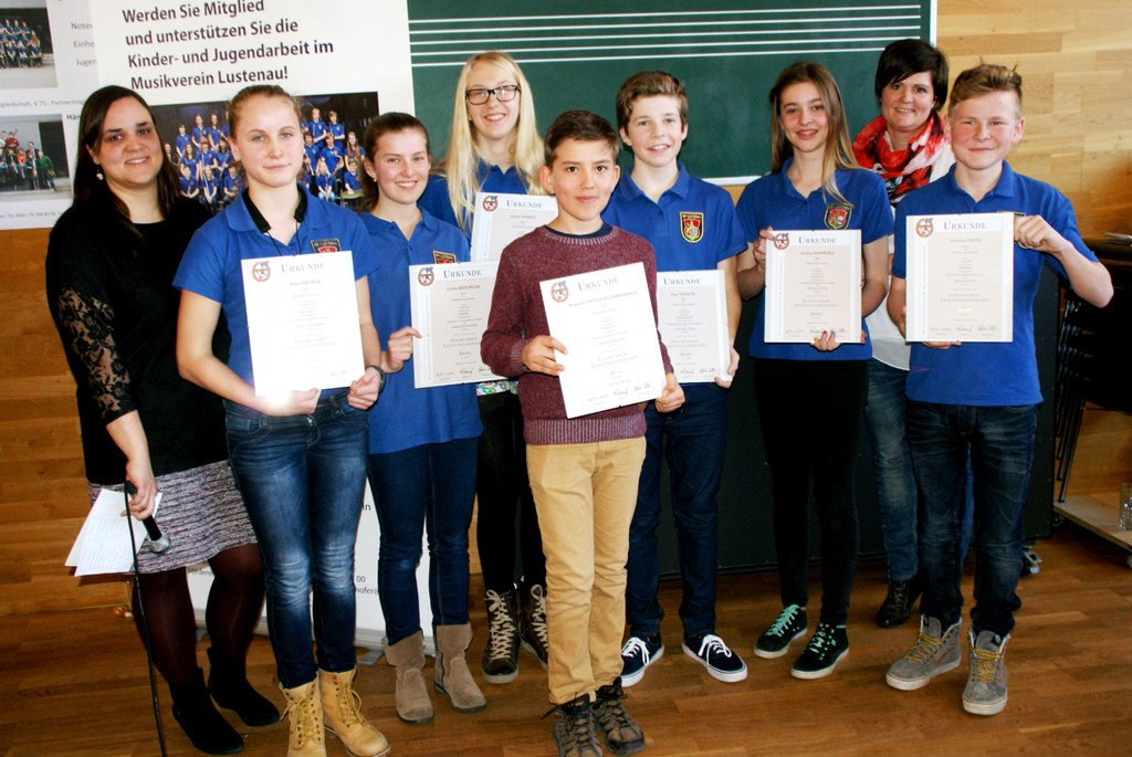 Das Abzeichen in Bronze wurde feierlich __berreicht.JPG