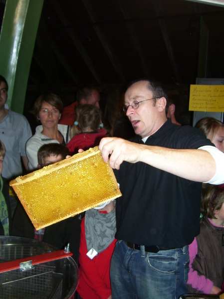 100_9665_jpg-1274079091