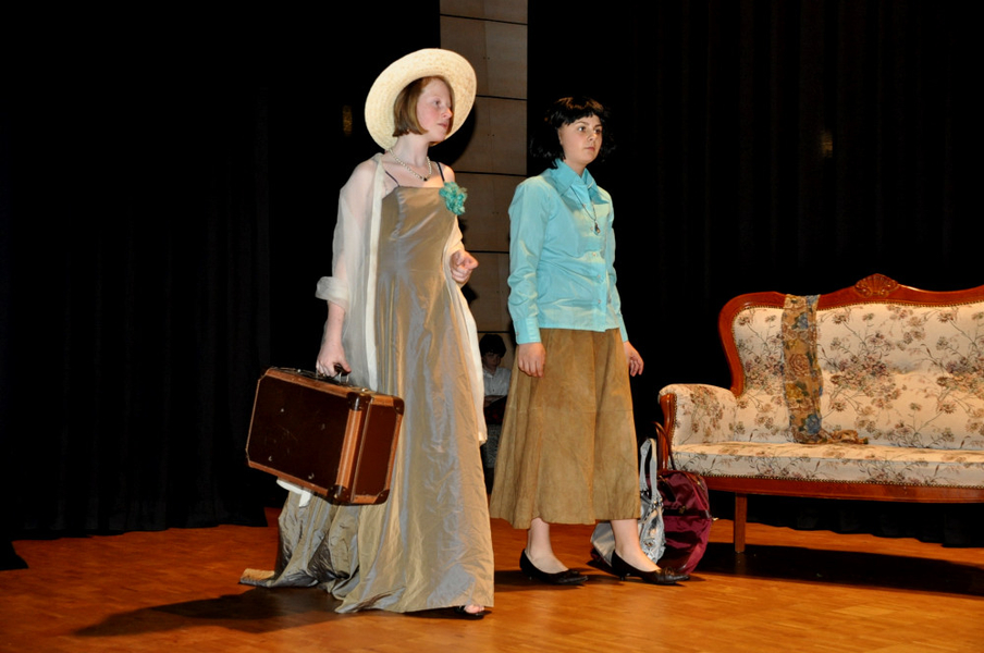 Theater026.jpg