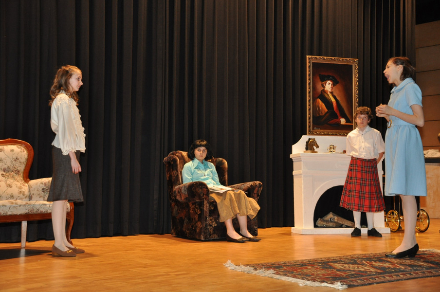 Theater039.jpg