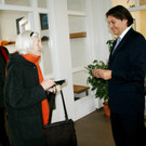 Martin Fitz begr____te die W__hler.JPG