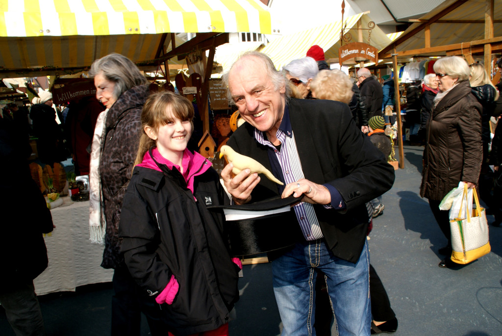 Edi 2000 zaubert f__r Allegra.JPG