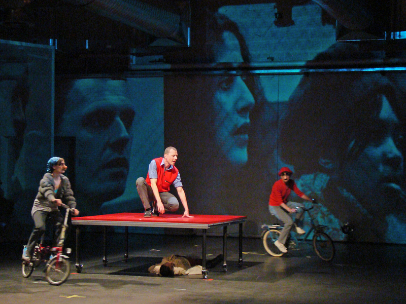 Fremdenzimmer_walktanztheater11.jpg
