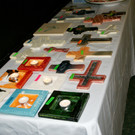 Die guten Geister bastelten Kreuze.JPG