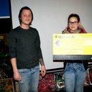 Ein Scheck __ber 200 Euro von den Pfadfindern.JPG