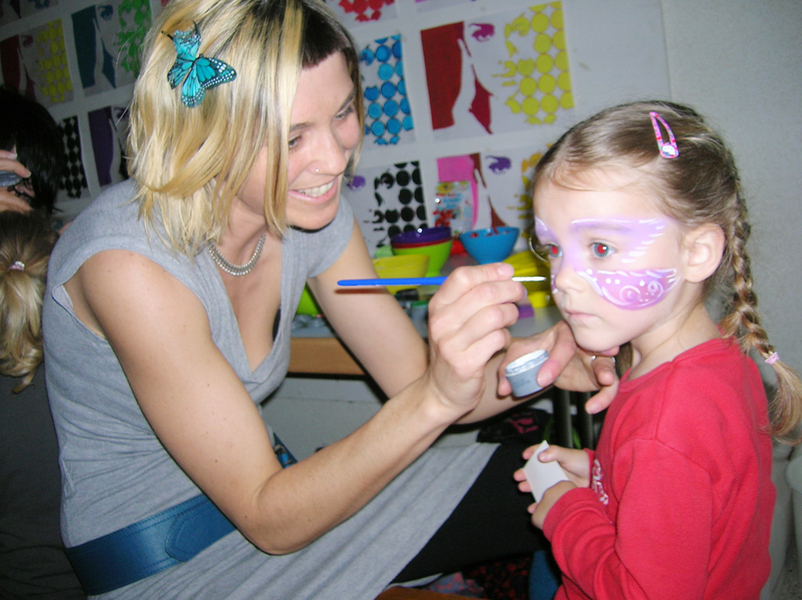 Spielefest9Schminken_jpg-1274131041