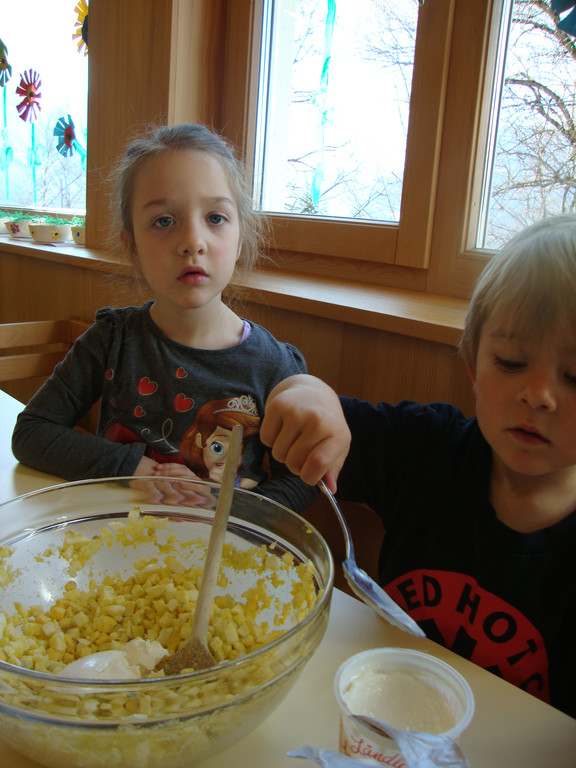 Osterzeit- Wir machen Eiaufstrich _17_.JPG